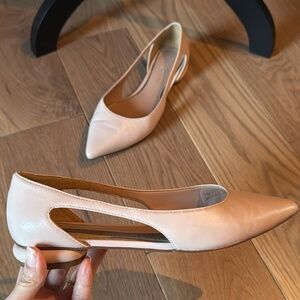 Linea Paolo nude flat